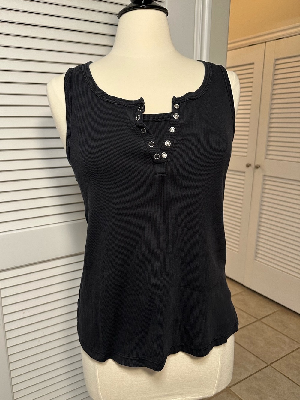 Kindred Bravely Black Ribbed Snap-Front Nursing Henley Tank